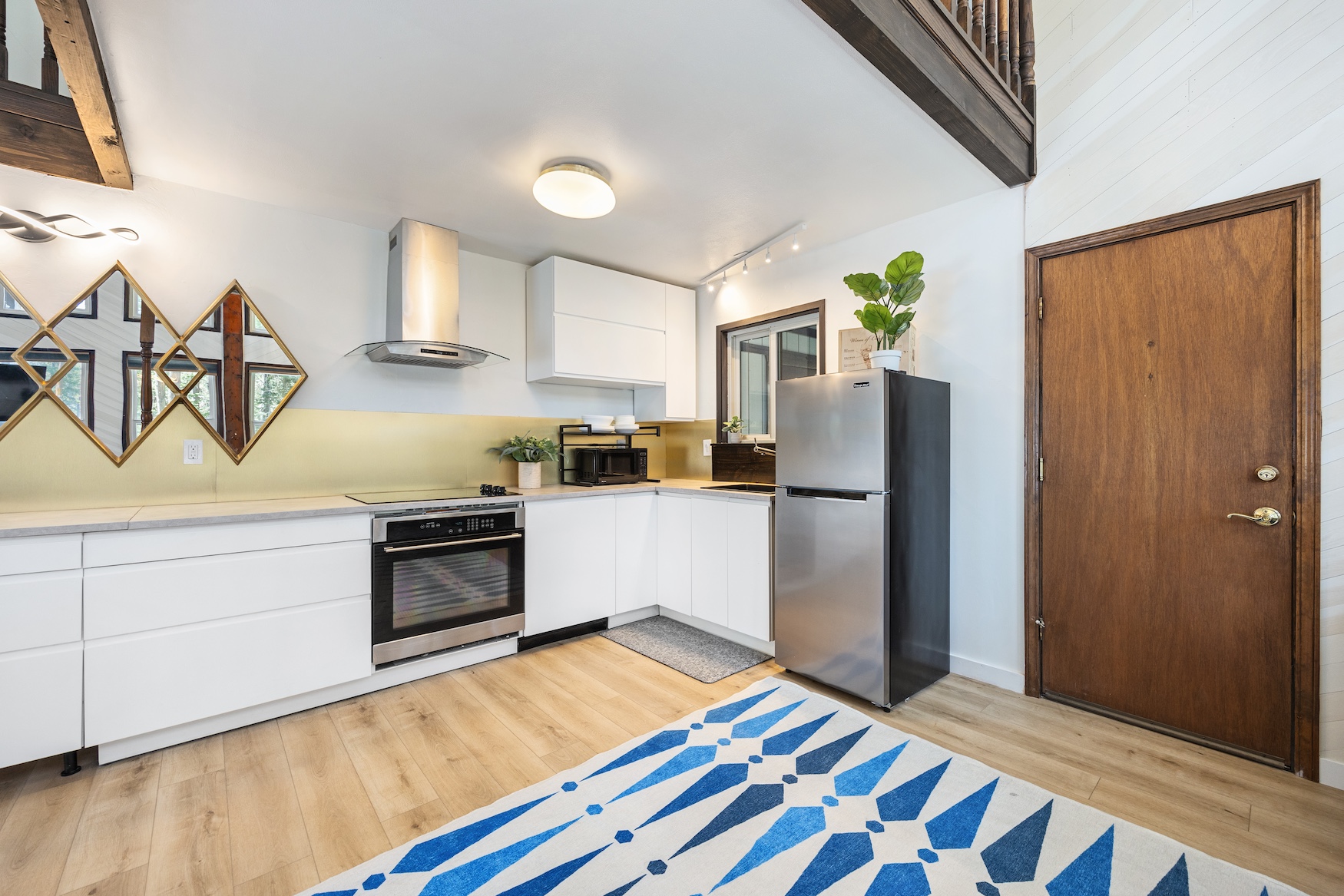 Snow & Pines: the kitchen before