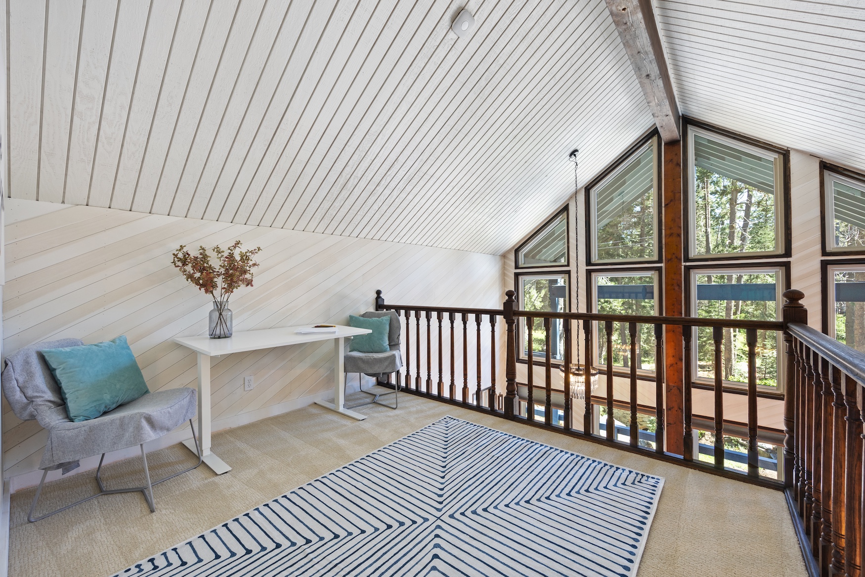 Snow & Pines: the loft lounge before