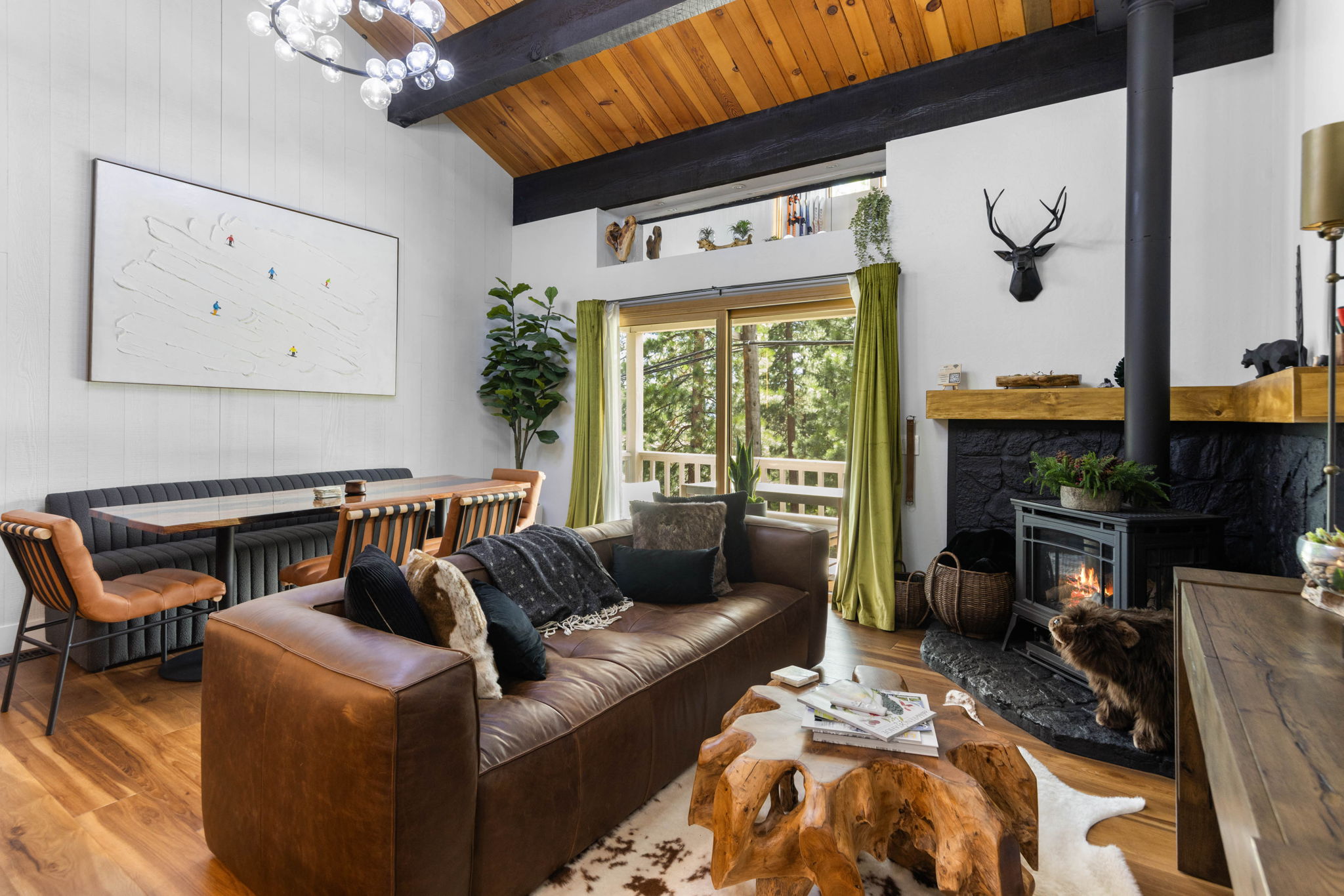 Cubs Manor: living room with blackened stone hearth